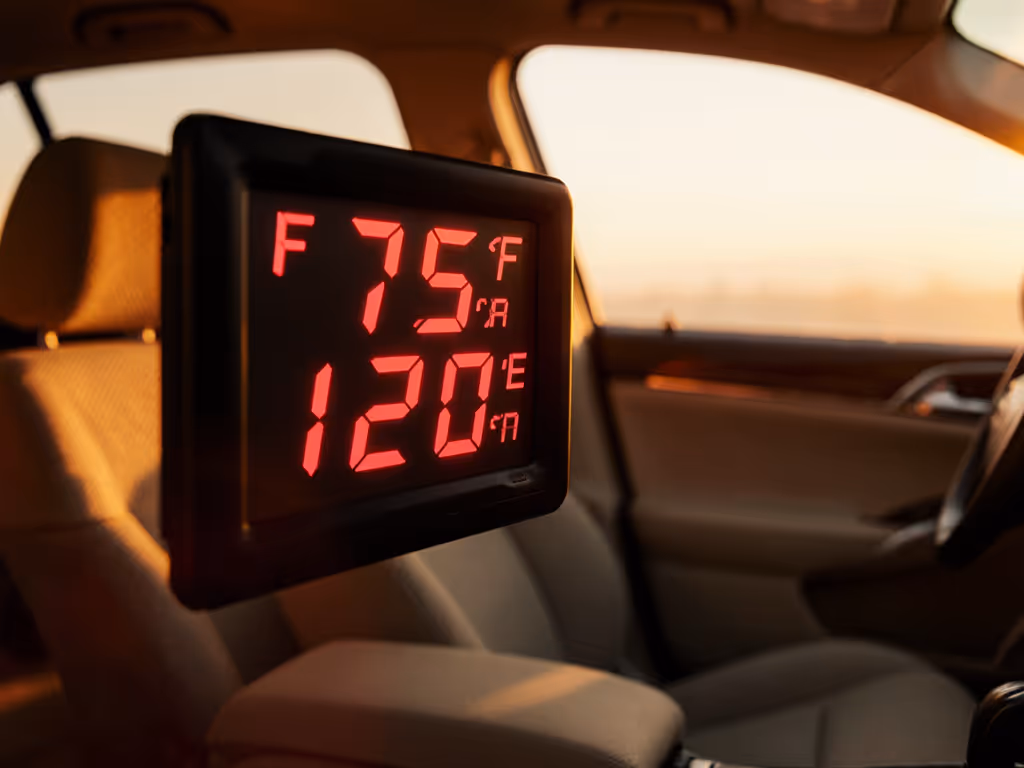 thermometer_showing_car_interior_temperature_rising_rapidly